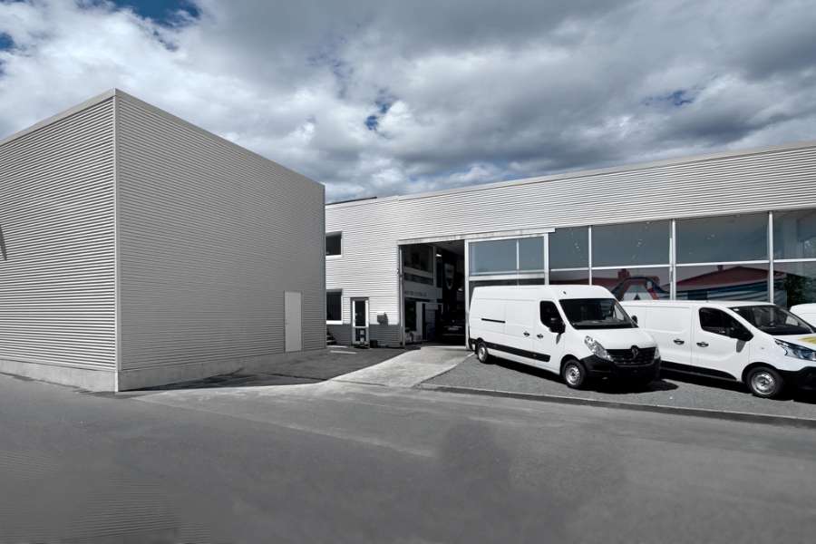 Bilforhandler med nyt og harmonisk udseende, Gunnar Clausens Vej 4, 6260 Viby J